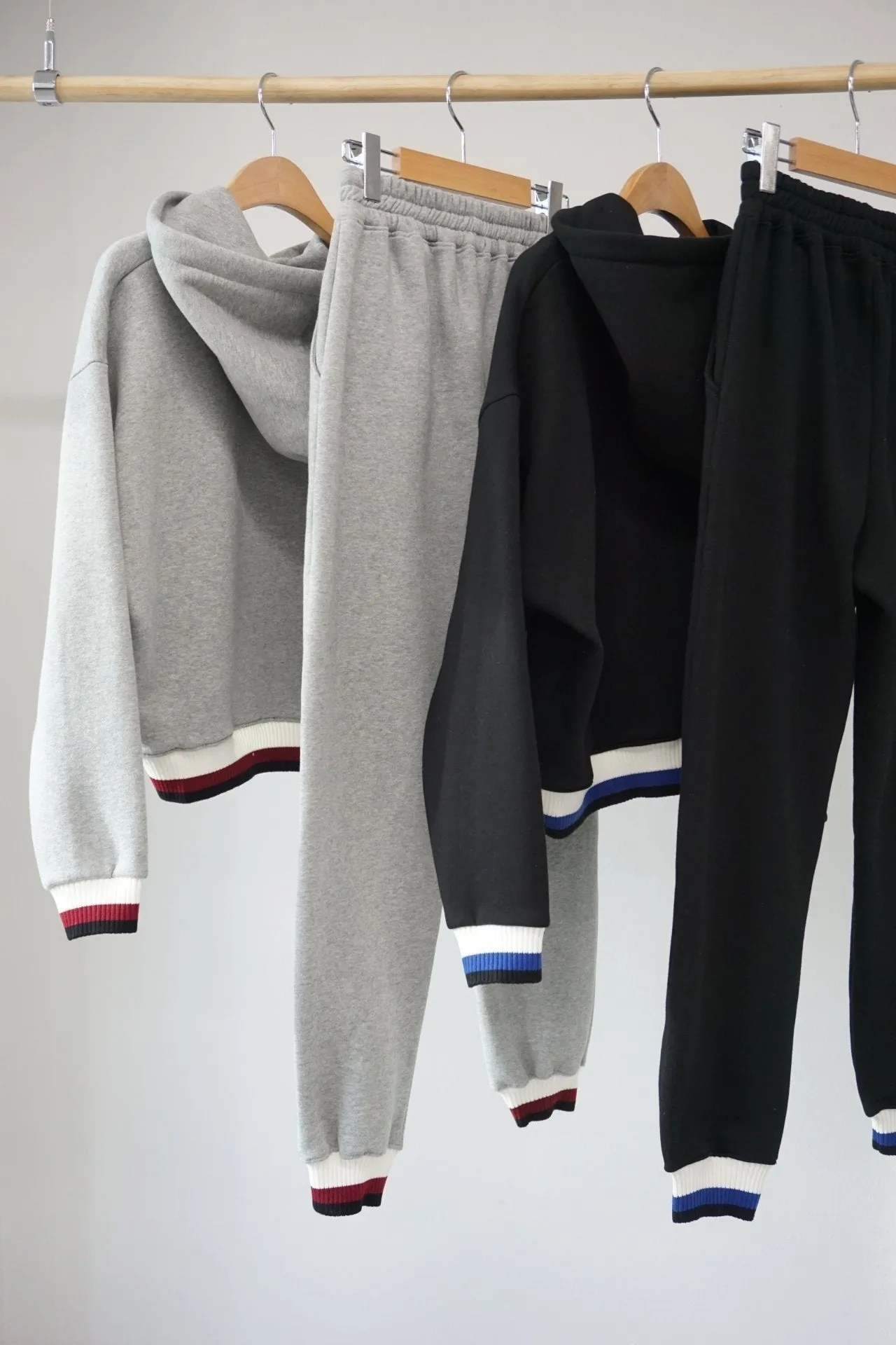 SWEATPANTS WITH STRIPE DETAIL